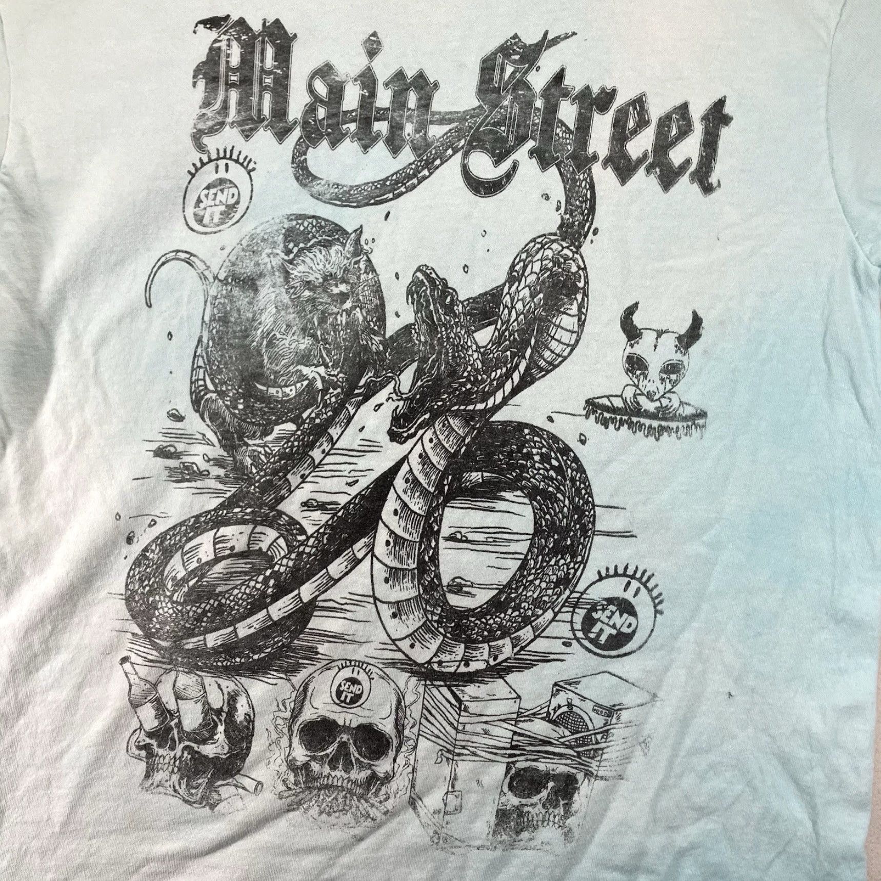 Delta VINTAGE Delta T-Shirt Unisex Adults L Crew Neck Short Sleeve Graphic Print Blue Punk Rock S&M Snakes Skulls Logo Limited Edition Band Merch 2000s Size US L / EU 52-54 / 3 - 3 Thumbnail