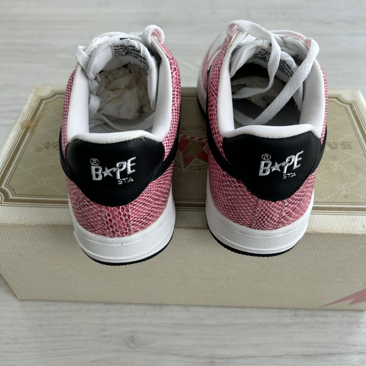 Bape VERY RARE OG 2002 A BATHING APE PINK SNAKESKIN BAPESTA Size US 9.5 / EU 42-43 - 4 Thumbnail