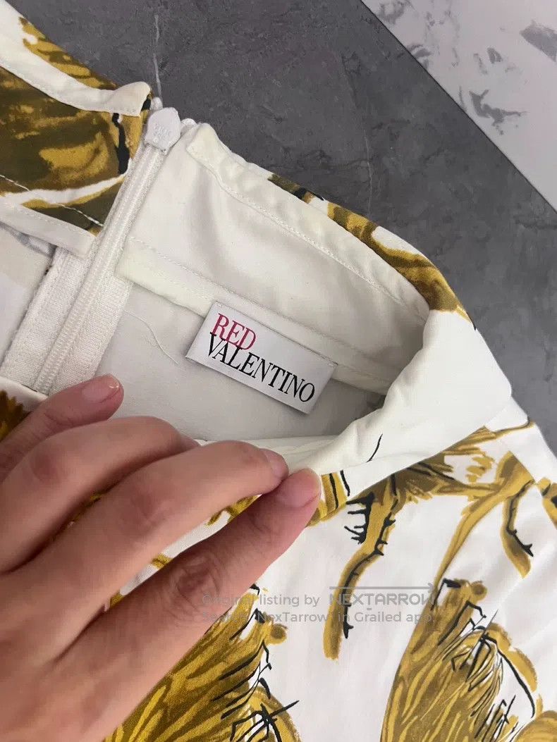 Valentino Valentino dress Size M / US 6-8 / IT 42-44 - 2 Thumbnail