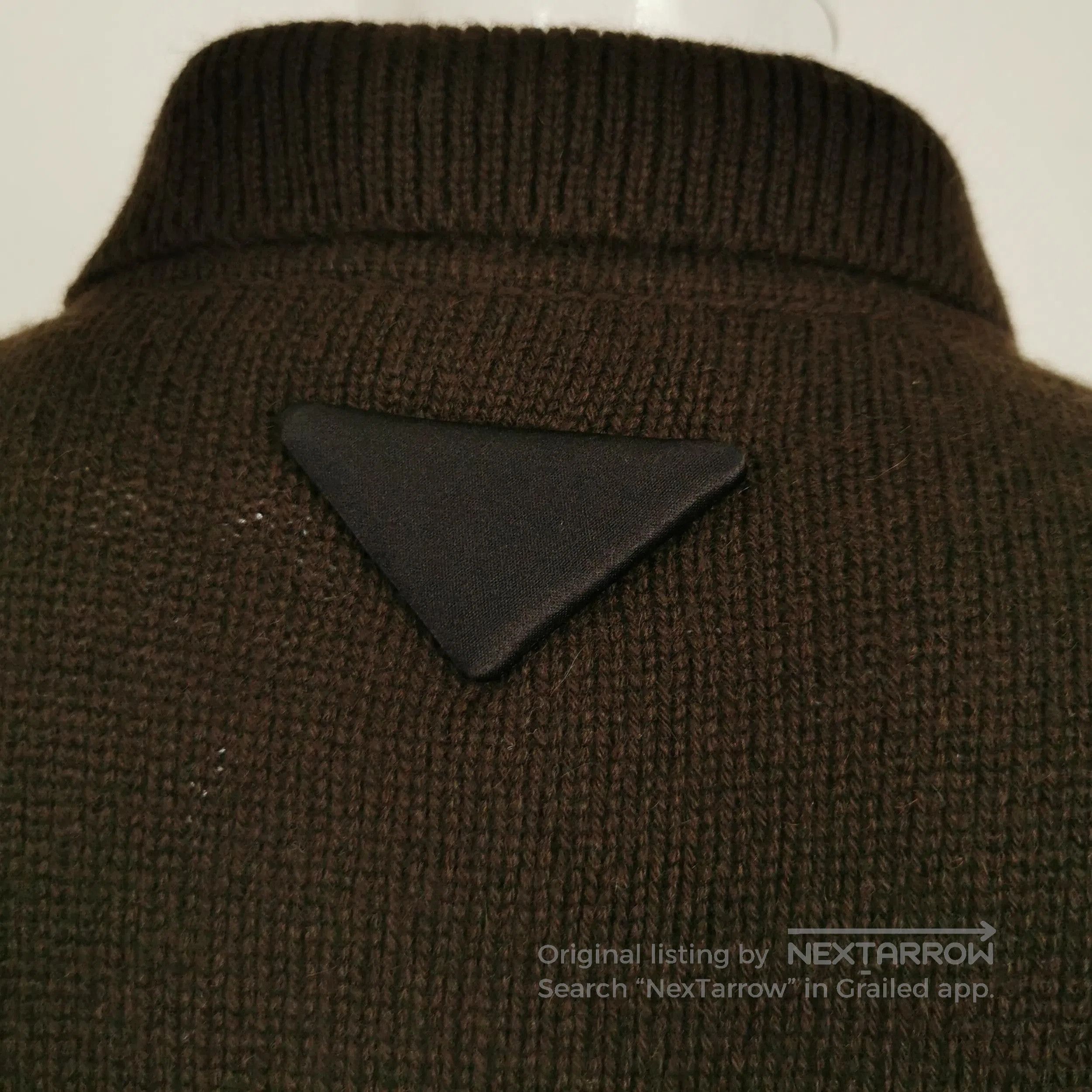 Prada Prada Classic Cashmere Polo Sweater in Dark Brown . Size XS / US 0-2 / IT 36-38 - 3 Thumbnail