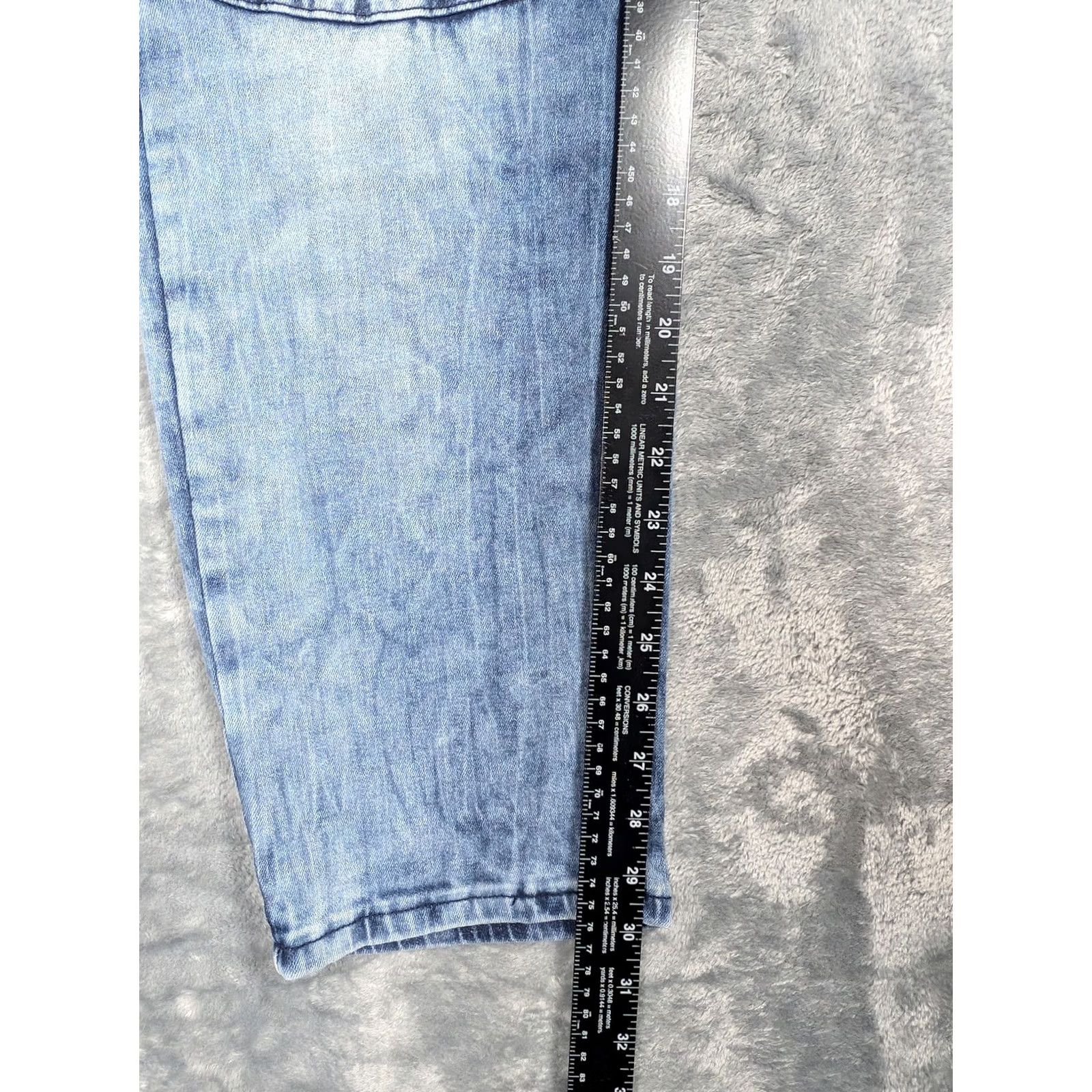 Vintage V1969 Jeans Mens 38x32 Blue Distressed Biker Moto Slim Fit Zipper Pockets Stretch Denim Jeans Mens Regular 38in XS? (Note: Correction) Size US 38 / EU 54 - 4 Thumbnail