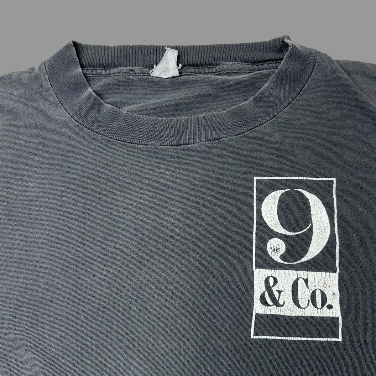 Vintage Vintage faded black 90s tshirt Size US L / EU 52-54 / 3 - 4 Thumbnail