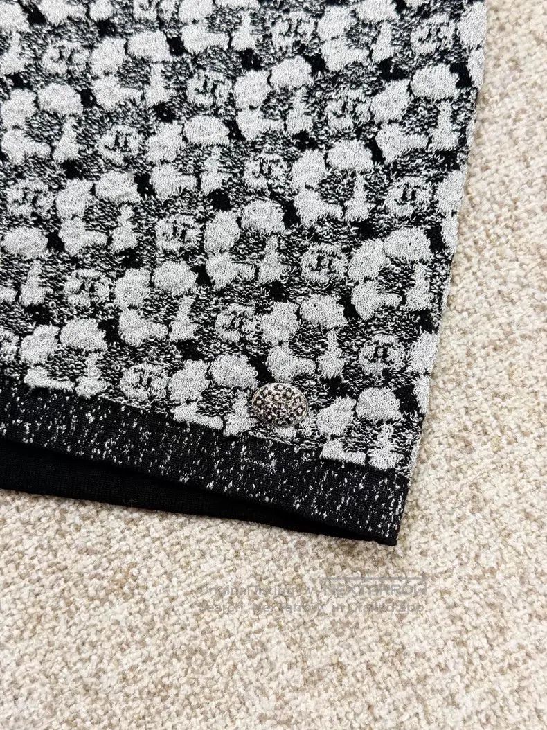 Chanel Chanel Camellia double C silver silk versatile vest Size XS / US 0-2 / IT 36-38 - 4 Thumbnail