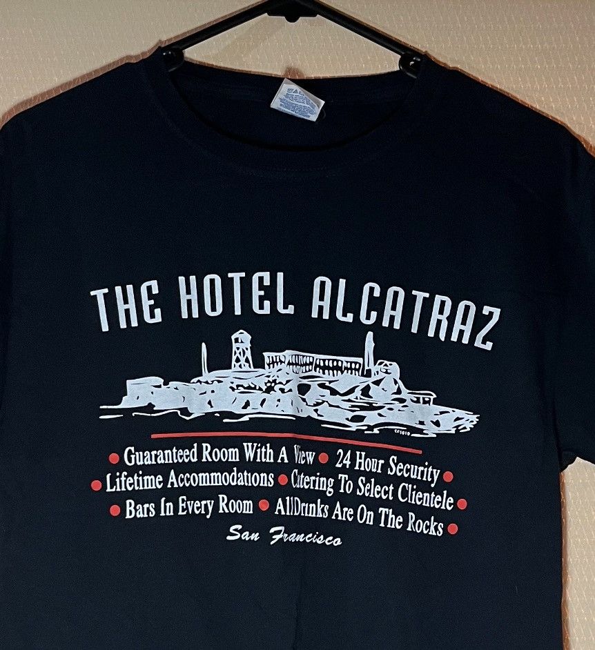 Band Tees The Hotel Alcatraz 90’s graphic tee Size US S / EU 44-46 / 1 - 2 Thumbnail