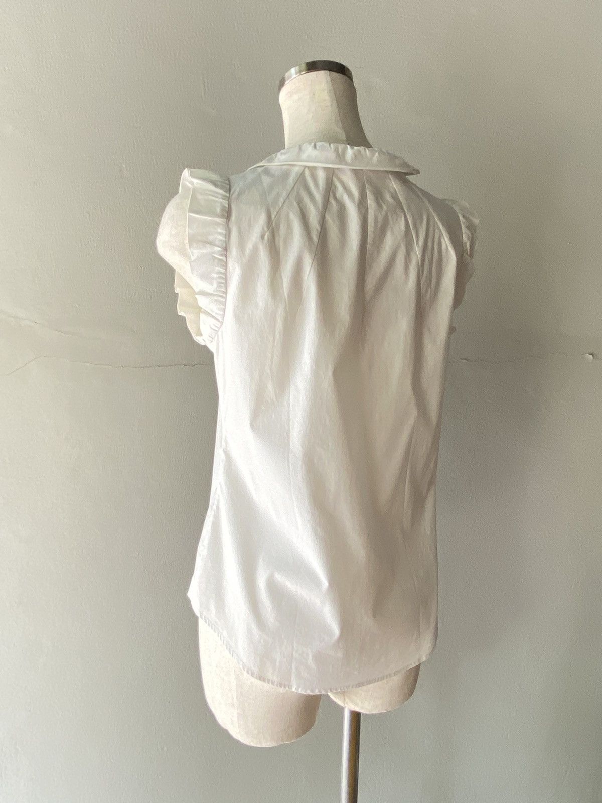 Moschino Moschino White Sleeveless Top with Ruffle Details Size S / US 4 / IT 40 - 10 Thumbnail