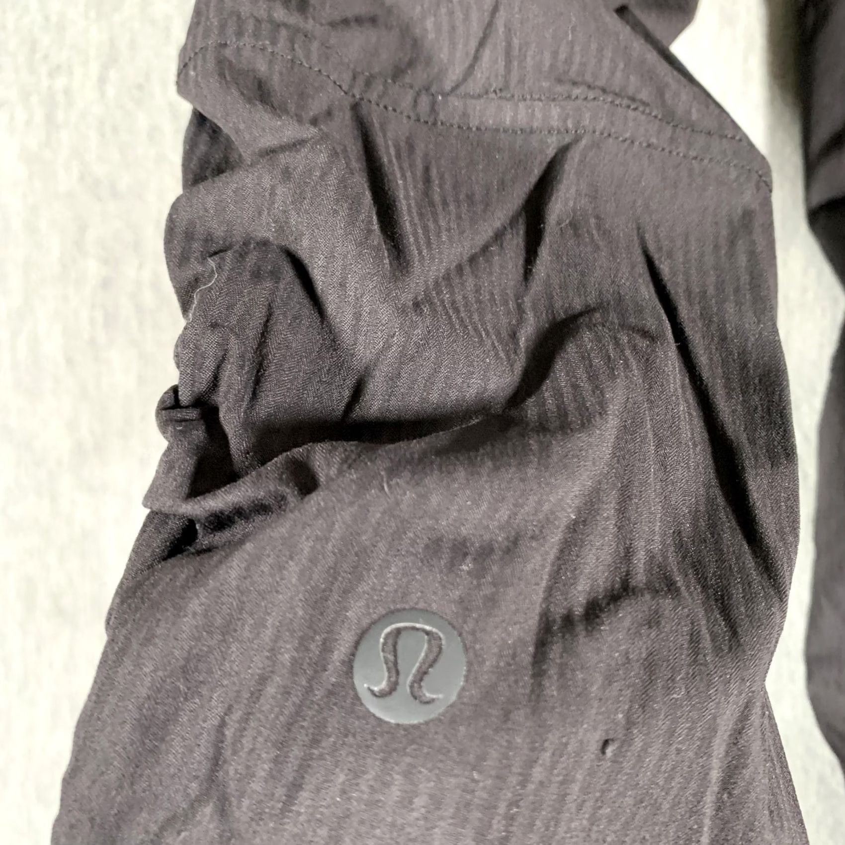 Lululemon Lululemon Pants Womens 4 Black Jogger Ruched Leg Elastic Waist Athleisure Lounge Jogger Pants Slim Tapered Leg Womens 4 Black Size 27" / US 4 / IT 40 - 6 Thumbnail