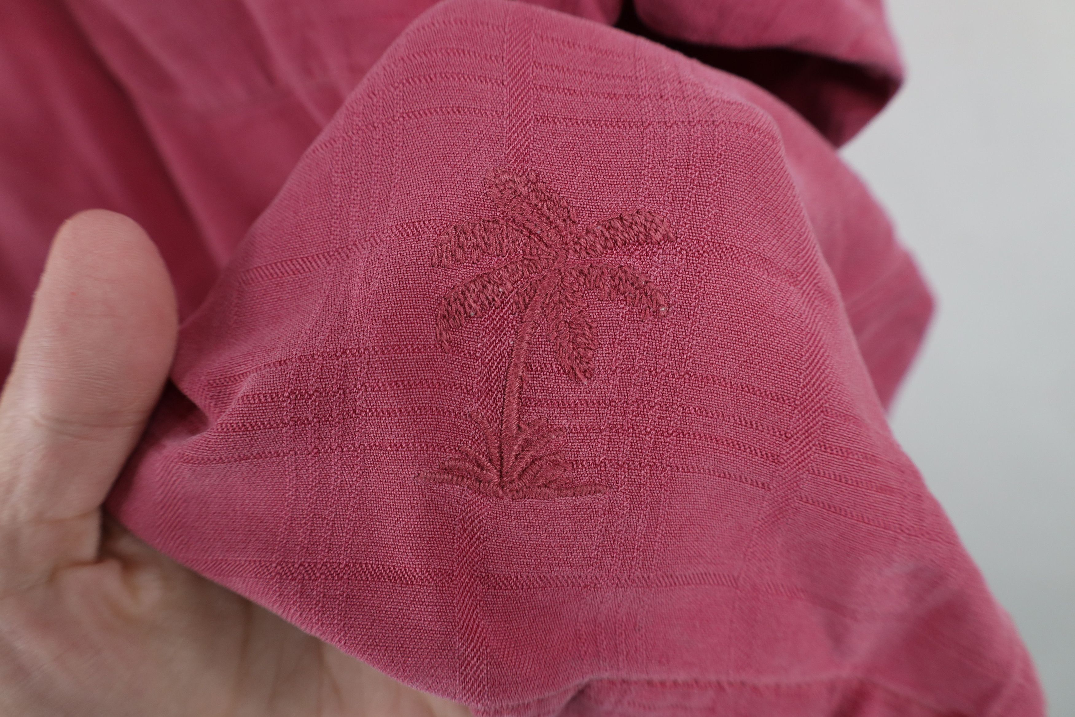 Tommy Bahama Vintage 90s Tommy Bahama Loop Collar Camp Button Shirt Red Size US XL / EU 56 / 4 - 4 Thumbnail
