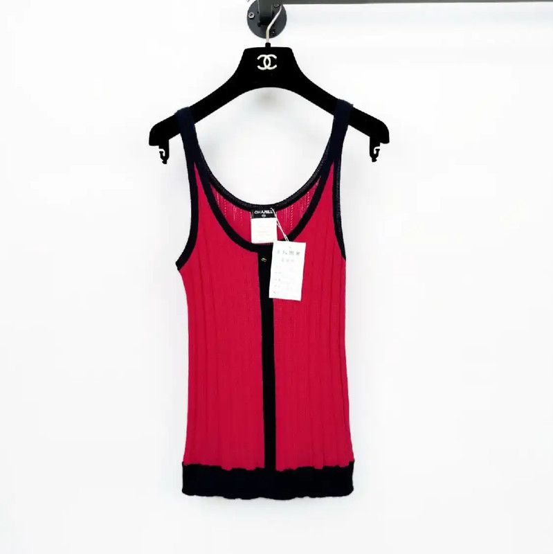 Chanel Chanel Red Summer Short Sleeve T-Shirt 0089 Size M / US 6-8 / IT 42-44 - 1 Thumbnail