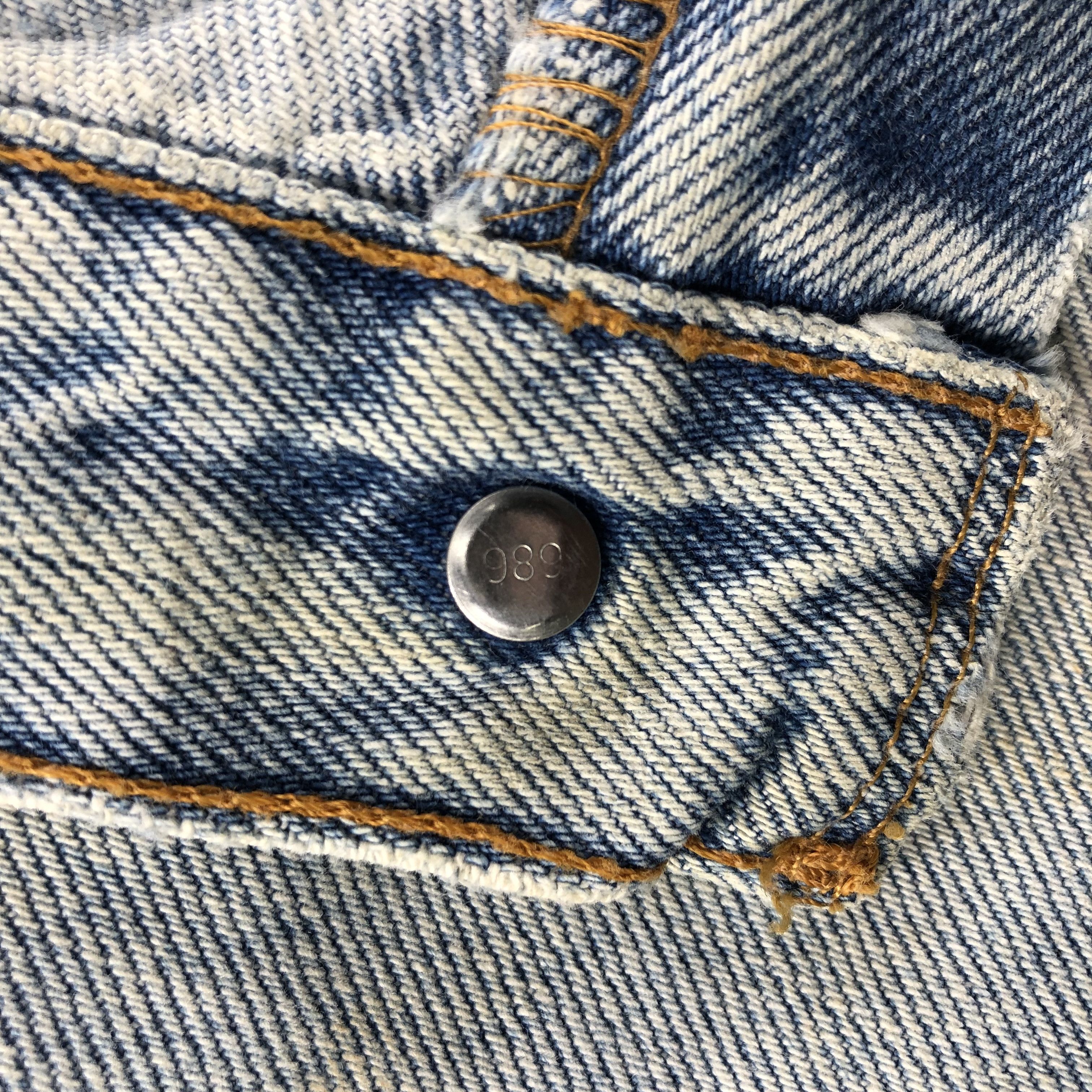 Levi's × Vintage Vintage 90s Light Wash Levis 505 Jeans-JM2840 Size US 33 - 15 Thumbnail