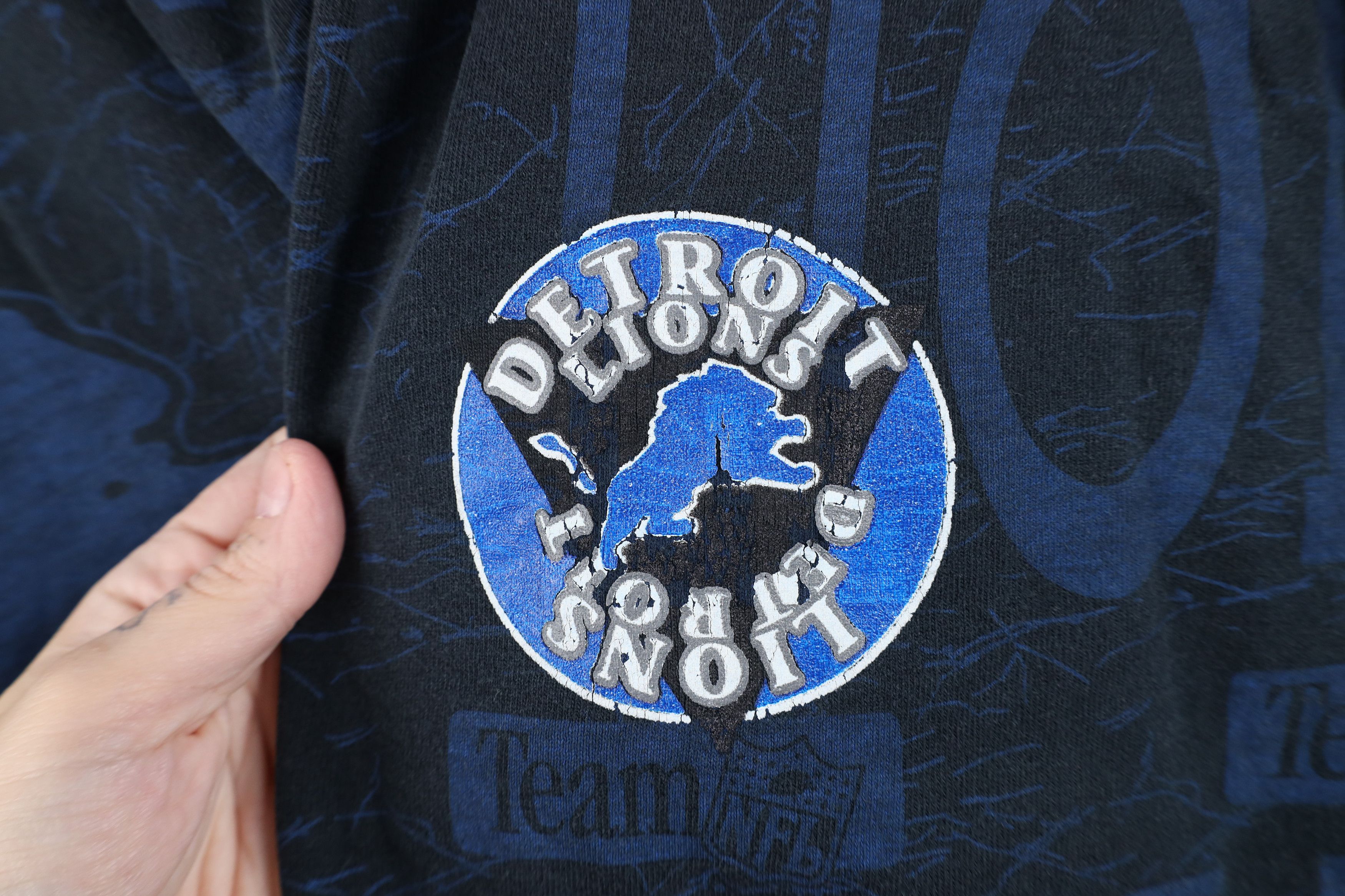 Vintage Vintage 90s Lions Football All Over Print T-Shirt USA Size US XL / EU 56 / 4 - 4 Thumbnail