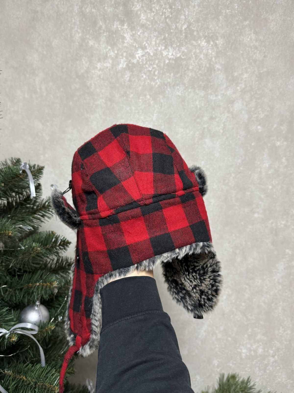 Other Vintage red/black fur Y2K hype fluffy ushanka hat punk Size ONE SIZE - 4 Thumbnail