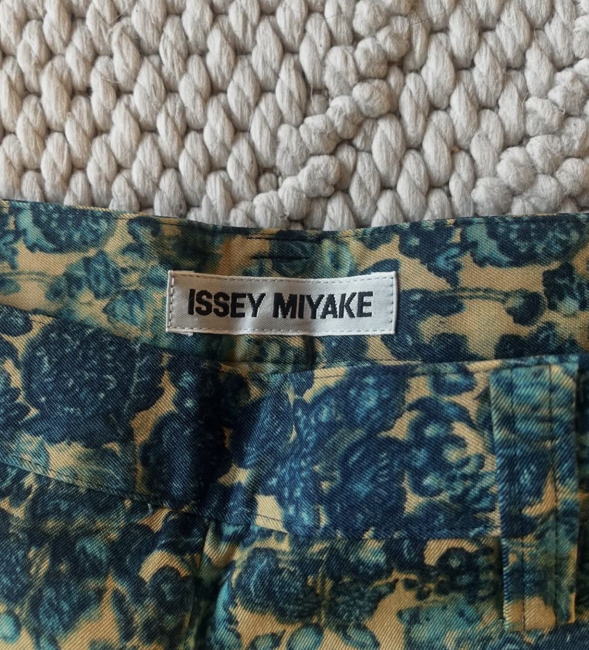 Issey Miyake Issey Miyake lightweight mens floral print wide leg pants Size US 28 / EU 44 - 2 Thumbnail
