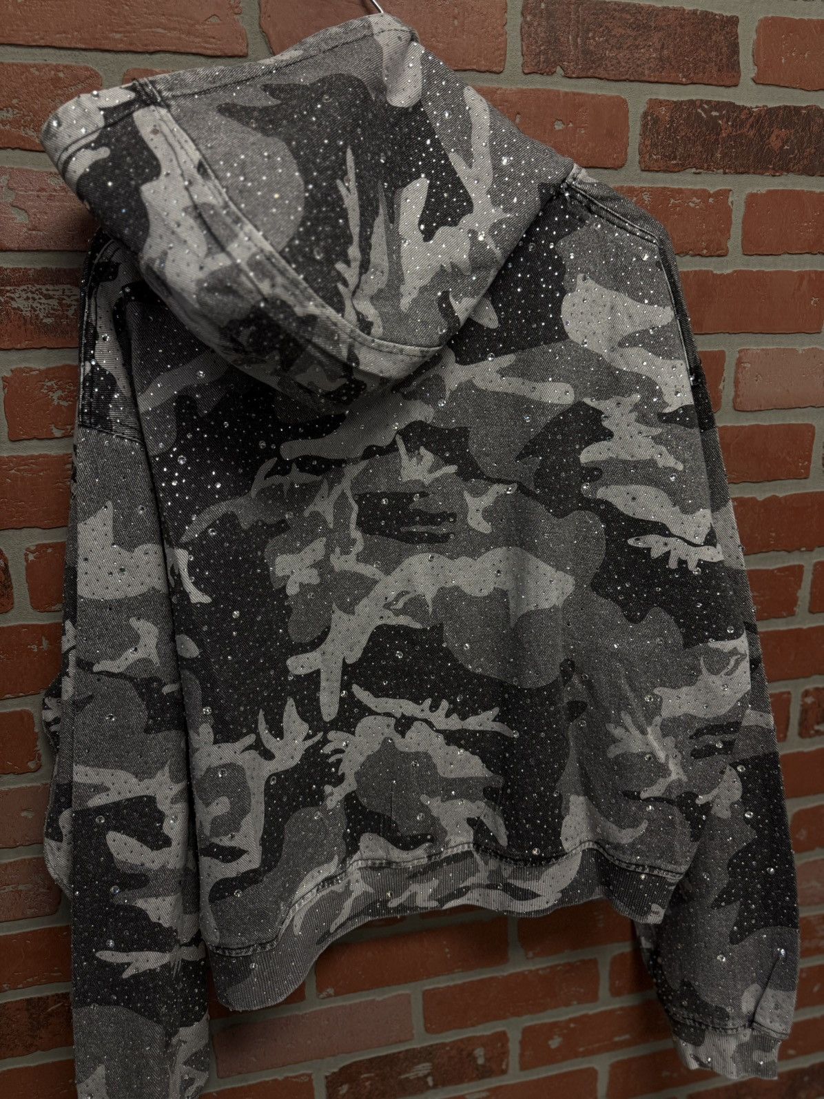 Vale Valley White Camo Crystal Hoodie Size XL (NEW) Size US XL / EU 56 / 4 - 6 Thumbnail