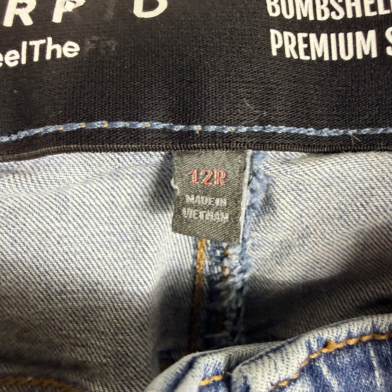 Other Torrid Bombshell Flare Jeans 12R High Rise Light Wash Size 34" / US 12 / IT 48 - 5 Thumbnail