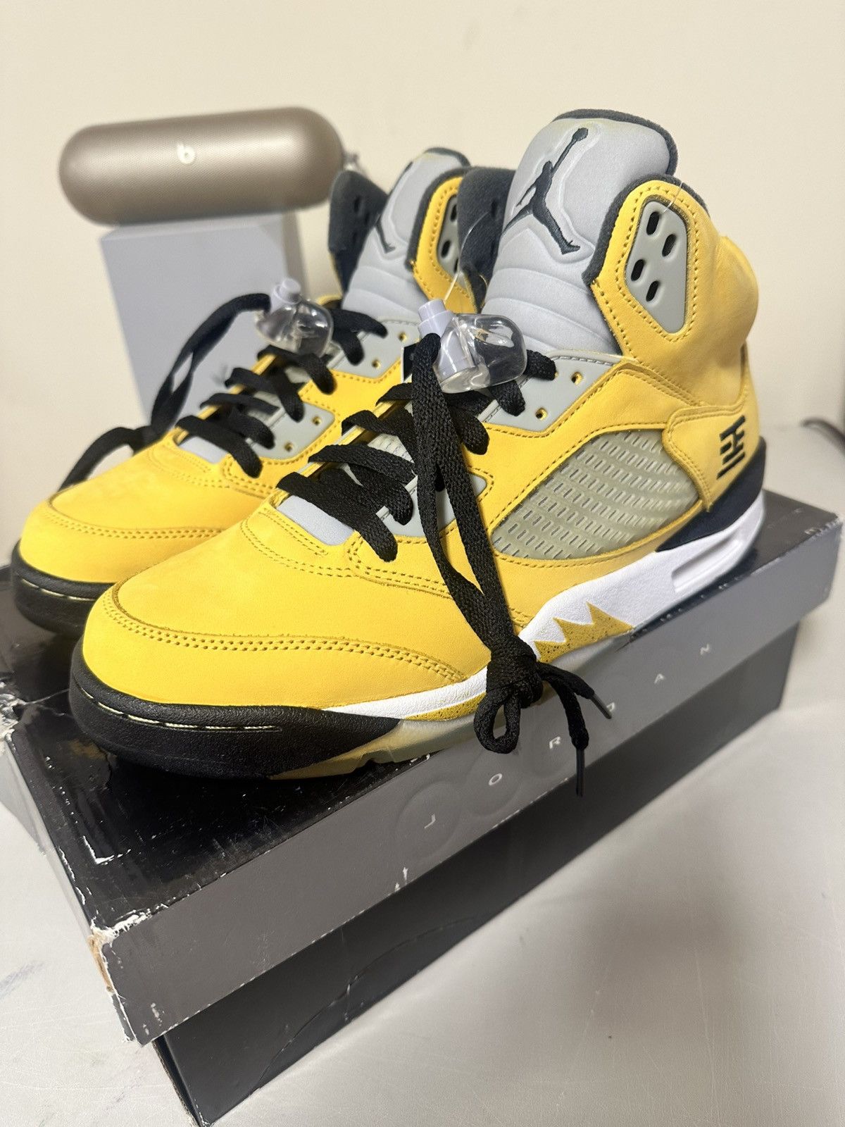 Nike Jordan 5 tokyo 2010 Size US 9 / EU 42 - 1 Thumbnail