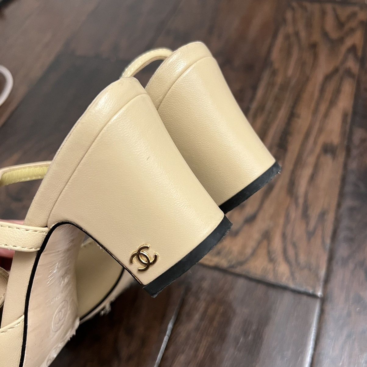 Chanel Authentic Chanel Interlocking CC Logo Goat Leather Size US 5.5 / IT 35.5 - 11 Thumbnail