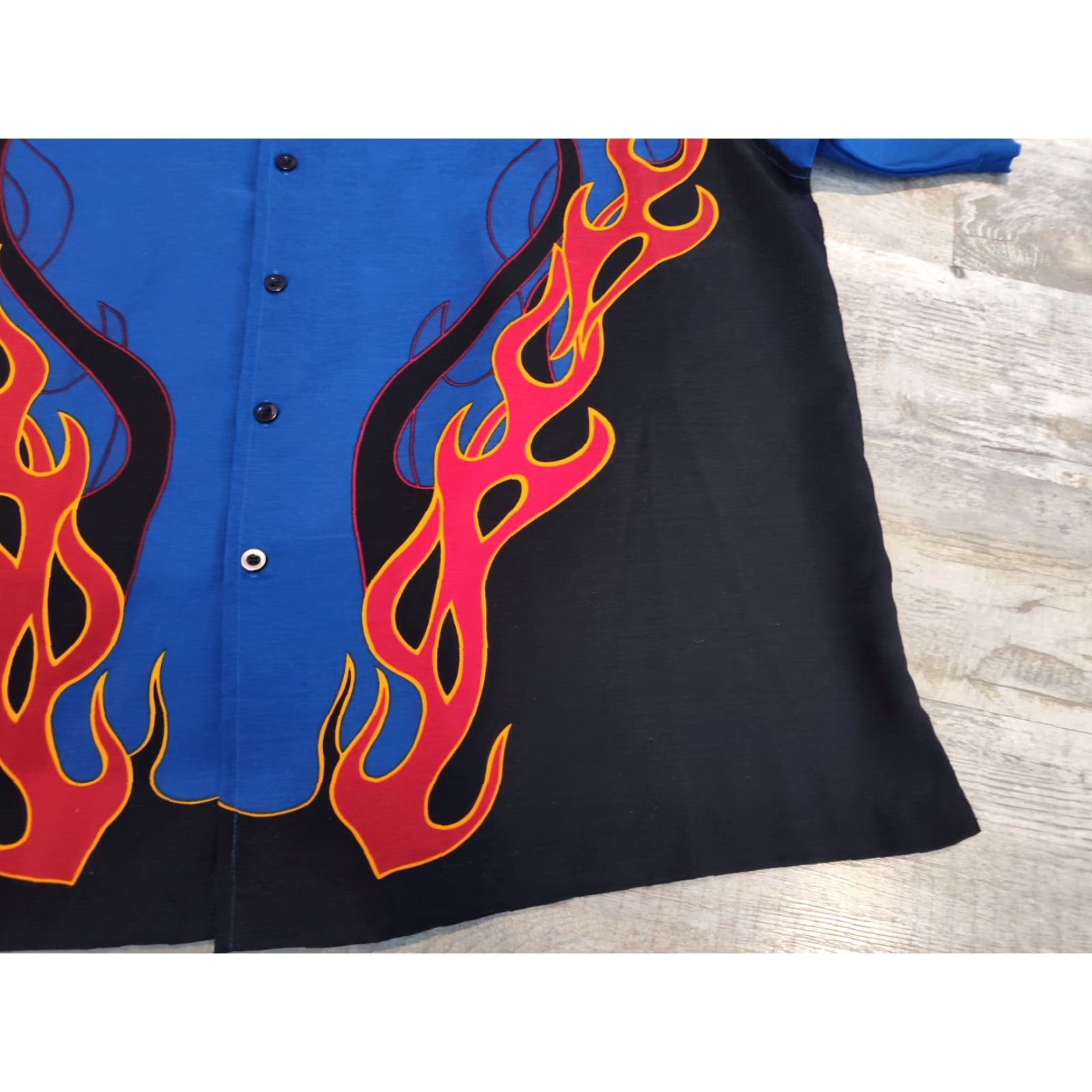 Vintage VINTAGE No Boundaries Shirt 2XL Blue Flames Graphic Print Button-Down Streetwear Men Shirts Mens 90s Retro Grunge Size US XXL / EU 58 / 5 - 3 Thumbnail