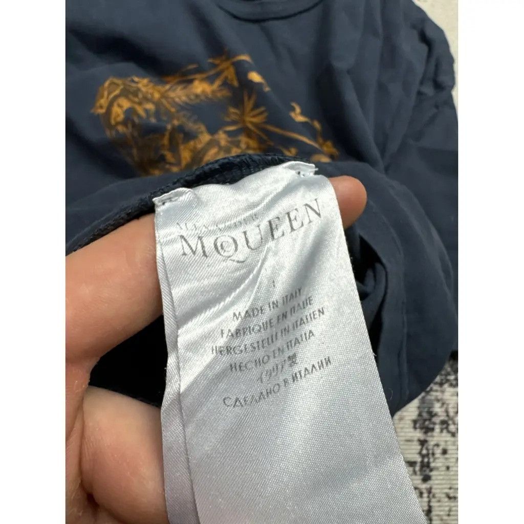 Alexander McQueen Alexander McQueen Tshirt Navy Size L Size US L / EU 52-54 / 3 - 4 Thumbnail