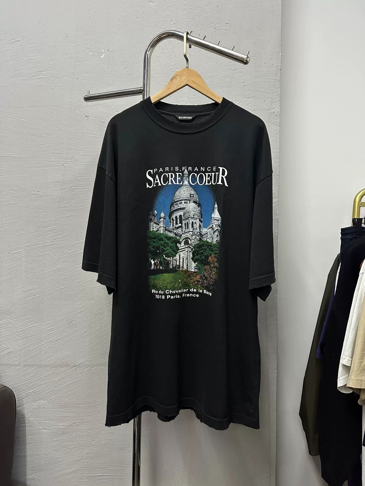Balenciaga Balenciaga Castle Print Oversized T-Shirt Size US S / EU 44-46 / 1 - 1 Thumbnail