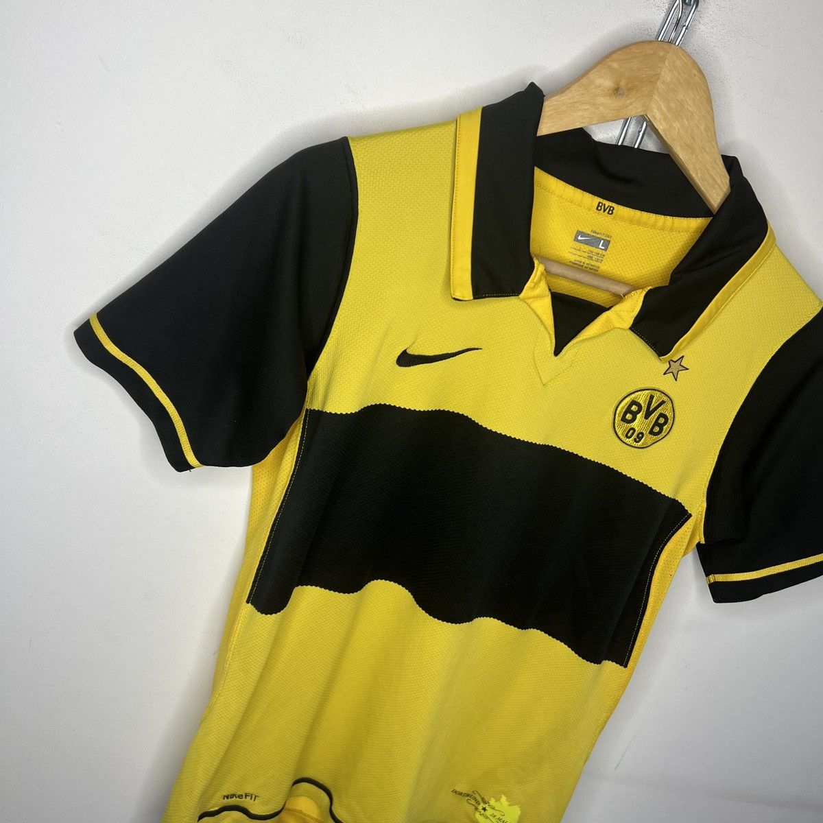 Nike Vintage Borussia Dortmund BVB Jersey Home Kit Tshirt Size US S / EU 44-46 / 1 - 3 Thumbnail