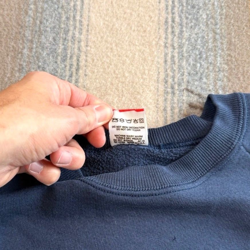 Fruit Of The Loom VINTAGE Detroit Firefighters Crewneck Sweatshirt XL Men Blue 90s Sweatshirt Pullover Crew Neck with Minor Marks Size US XL / EU 56 / 4 - 4 Thumbnail