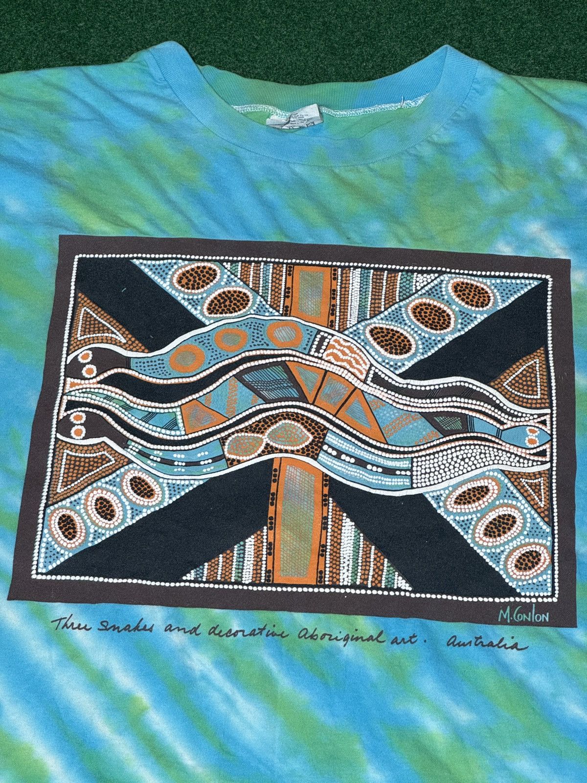 Vintage Vintage 90s Gooses Australia Aboriginal Snake Art T Shirt Size US XL / EU 56 / 4 - 2 Thumbnail