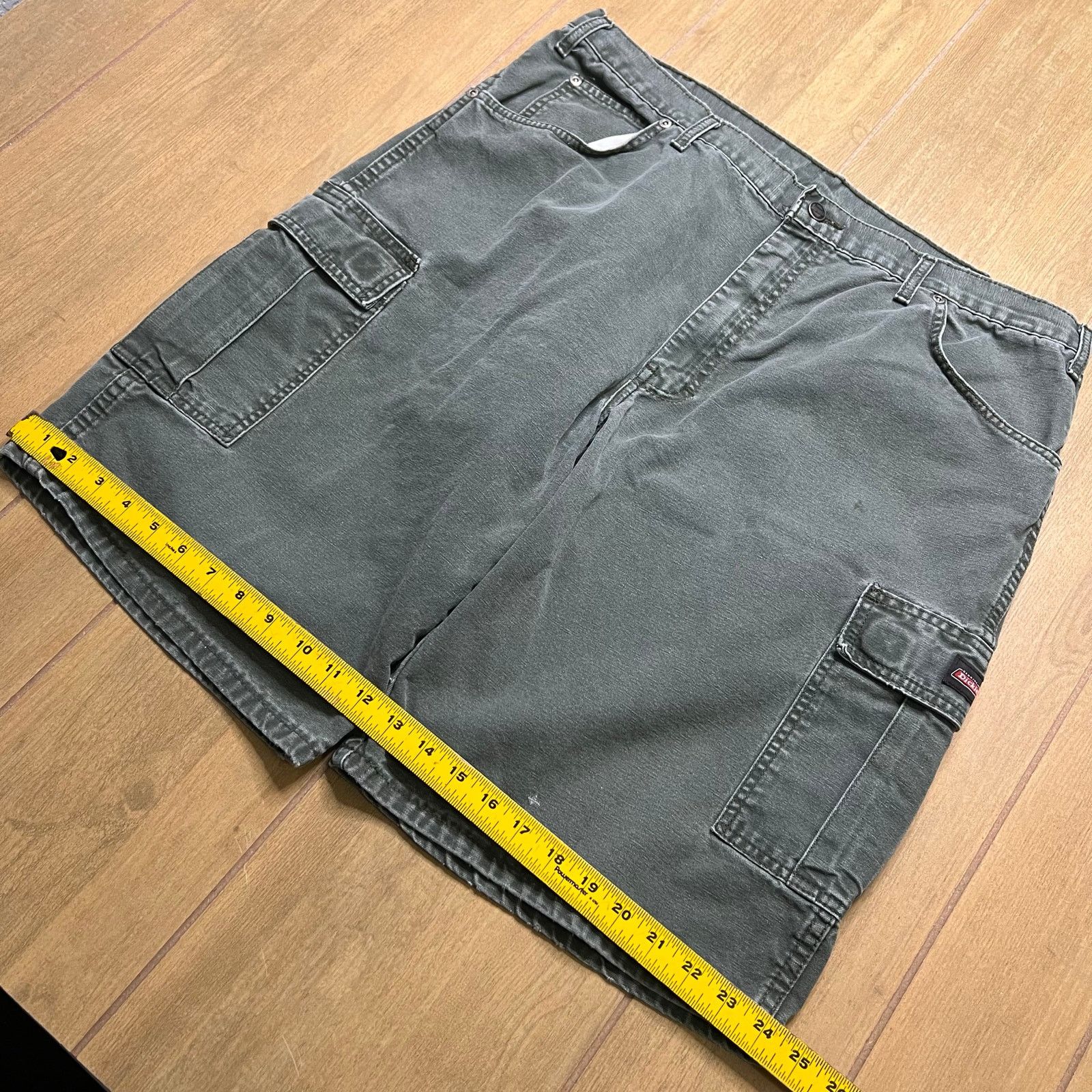 Dickies Vintage Dickies Cargo Shorts Sz 40 Relaxed Fit Green Y2K Size US 40 / EU 56 - 6 Thumbnail