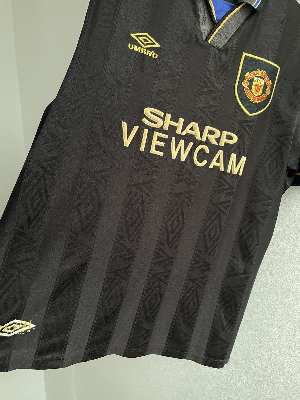 Umbro Manchester United 1993 1994 1995 Footbal Shirt Soccer Jersey Size US L / EU 52-54 / 3 - 13 Thumbnail