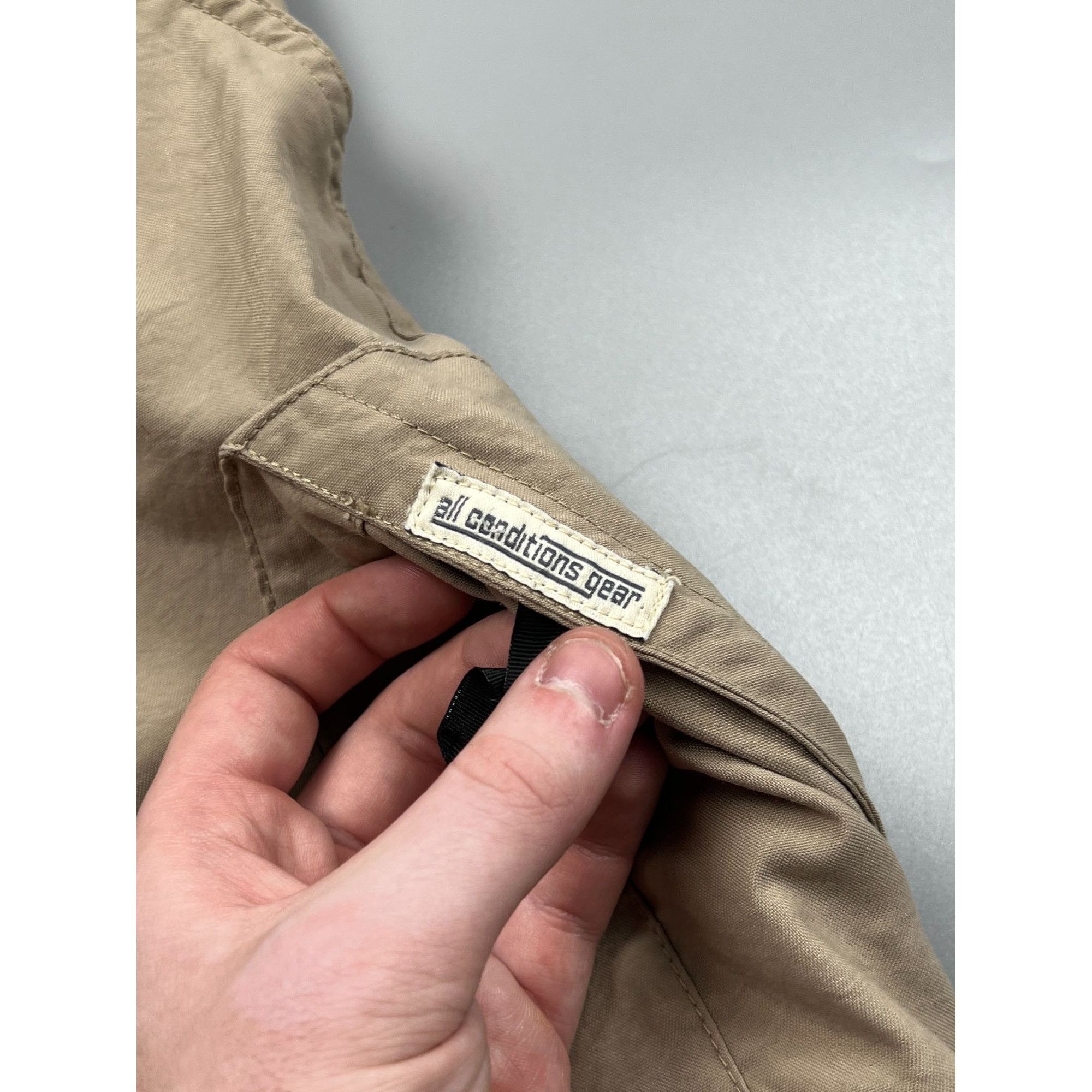 Nike × Nike ACG Nike ACG Lightweight Transformer Cargo Pants Shorts (Y0733) Size US 38 / EU 54 - 12 Thumbnail