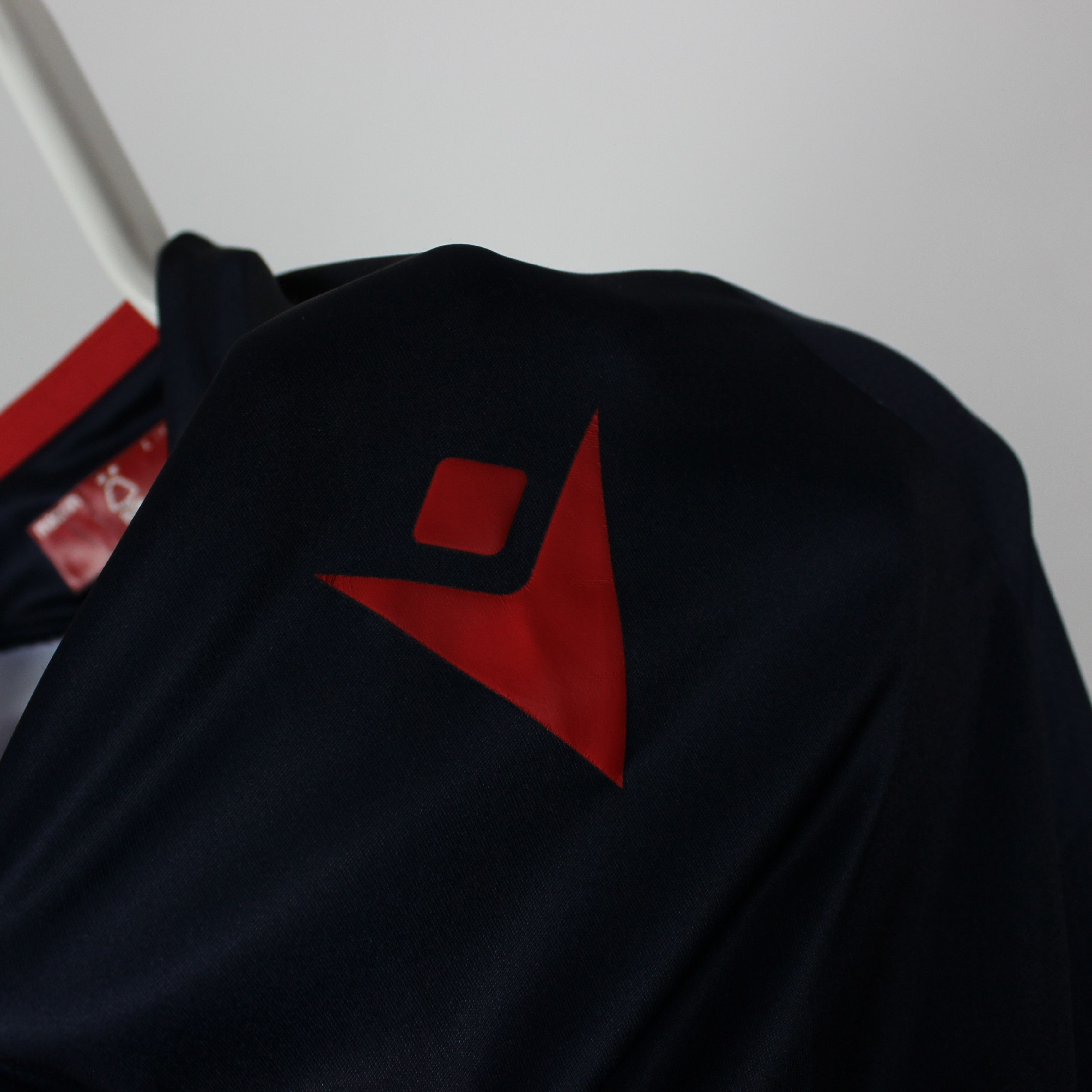 Macron Nottingham Forest Away Football Shirt 2021/22 L Macron Size US L / EU 52-54 / 3 - 13 Thumbnail