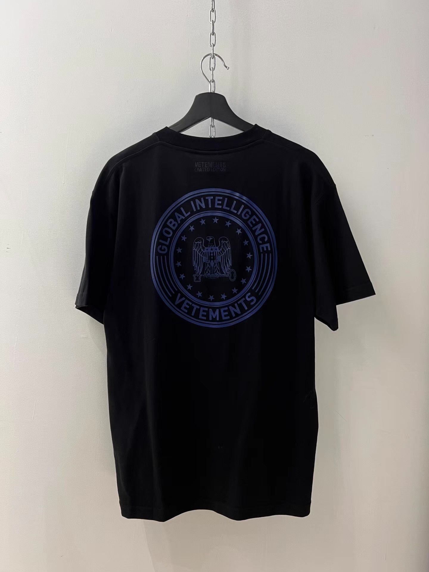 Vetements Vetements Edition Short Sleeve T‑shirt。 Q13 Size US M / EU 48-50 / 2 - 6 Thumbnail