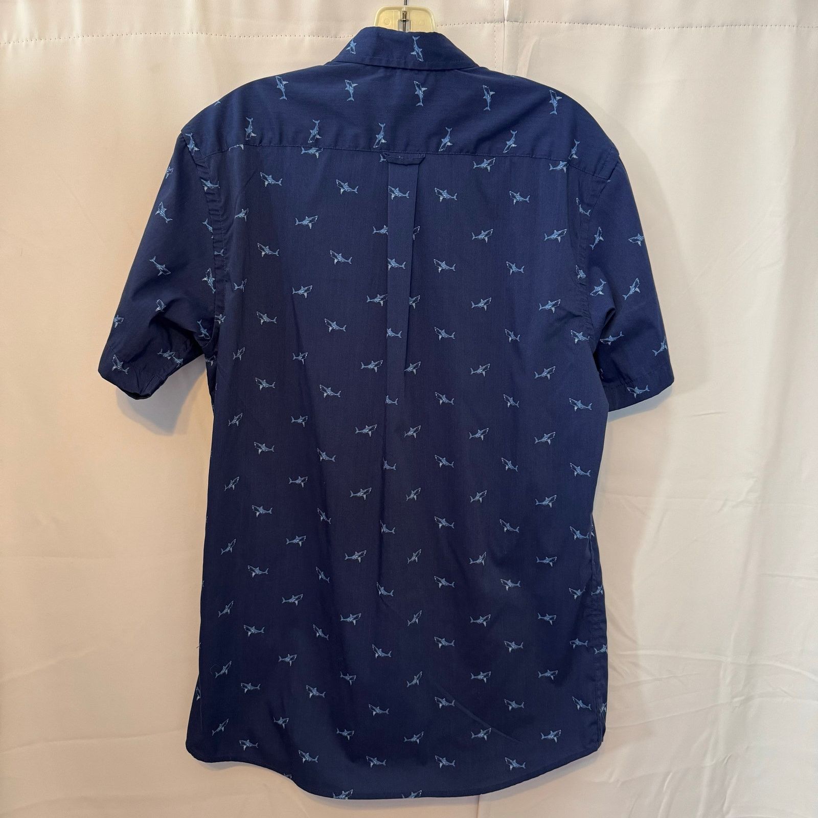 Izod IZOD Men’s Shark Print Button Down Shirt Size M Short Sleeve Size US M / EU 48-50 / 2 - 2 Thumbnail