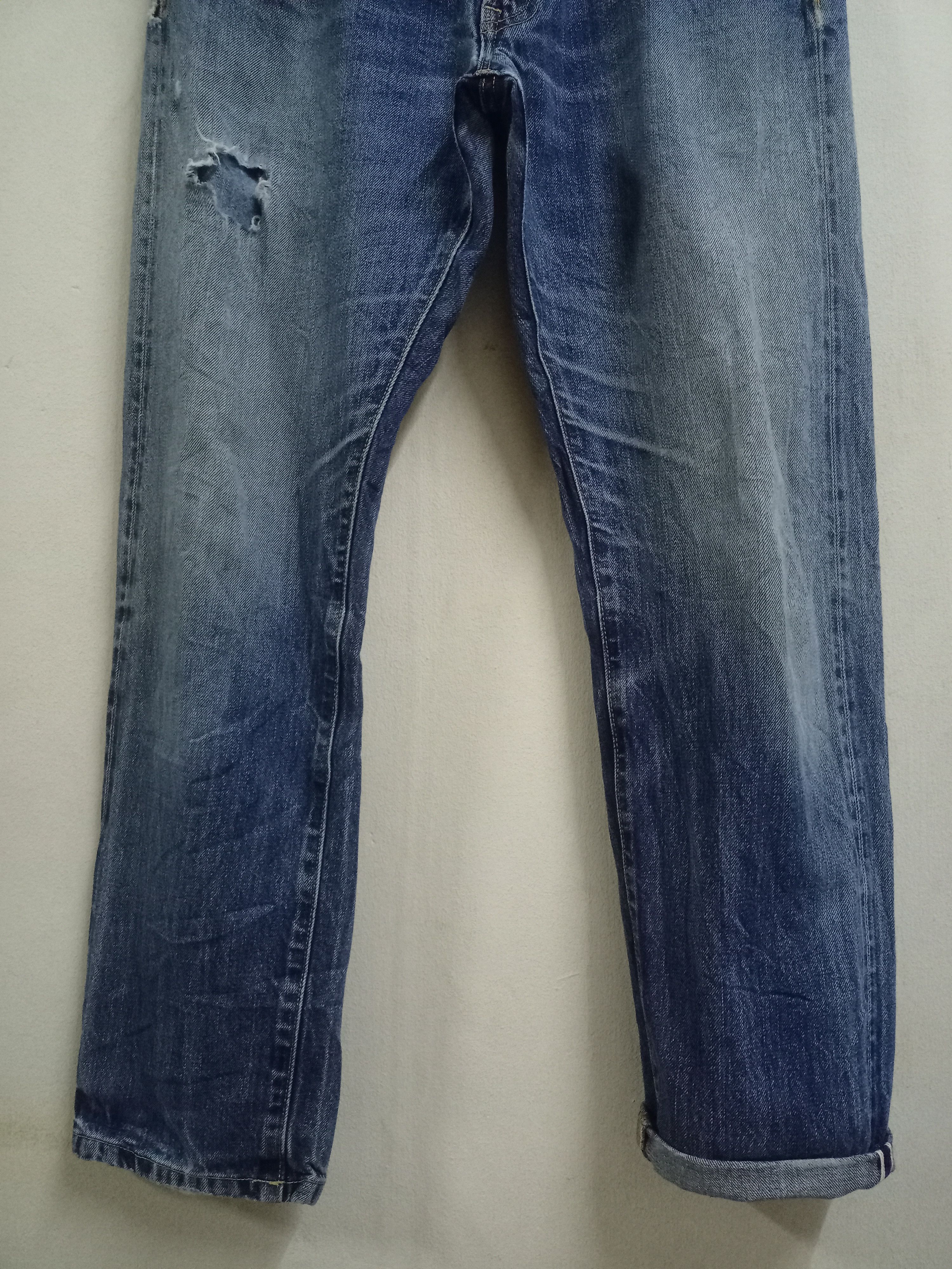 Japanese Brand × Jun Takahashi × Uniqlo Vintage Japan Uniqlo Distressed Style Selvedge Jeans 32x29 Size US 32 / EU 48 - 6 Thumbnail