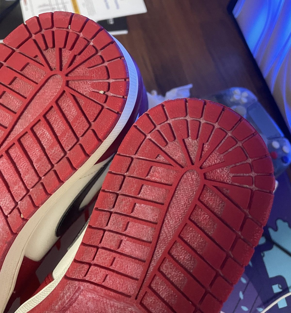 Jordan Brand Jordan 1 Chicago Lost and Found Size US 10 / EU 43 - 9 Thumbnail