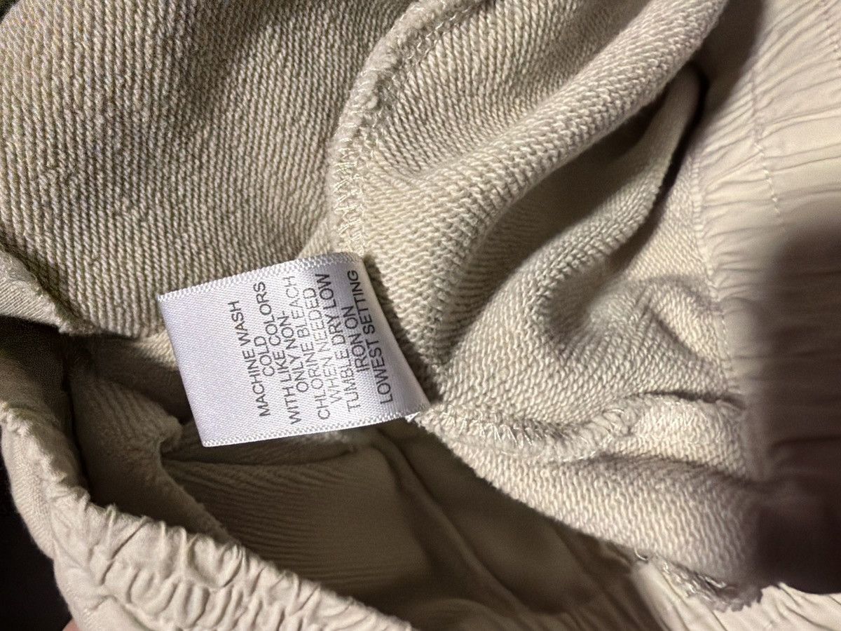 Fear of God Size M - Fear of God FOG Collection Two Biege Shorts Size US 32 / EU 48 - 6 Thumbnail