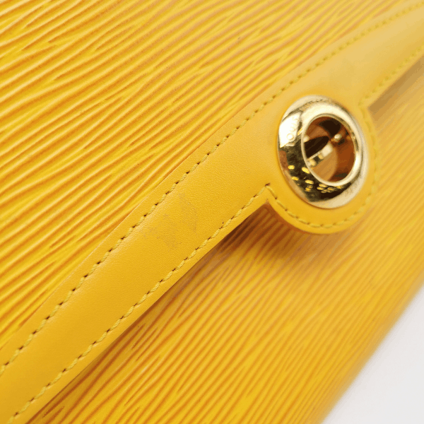 Louis Vuitton Louis Vuitton (LV) Cowhide solid color water ripple lock sh Size ONE SIZE - 7 Thumbnail