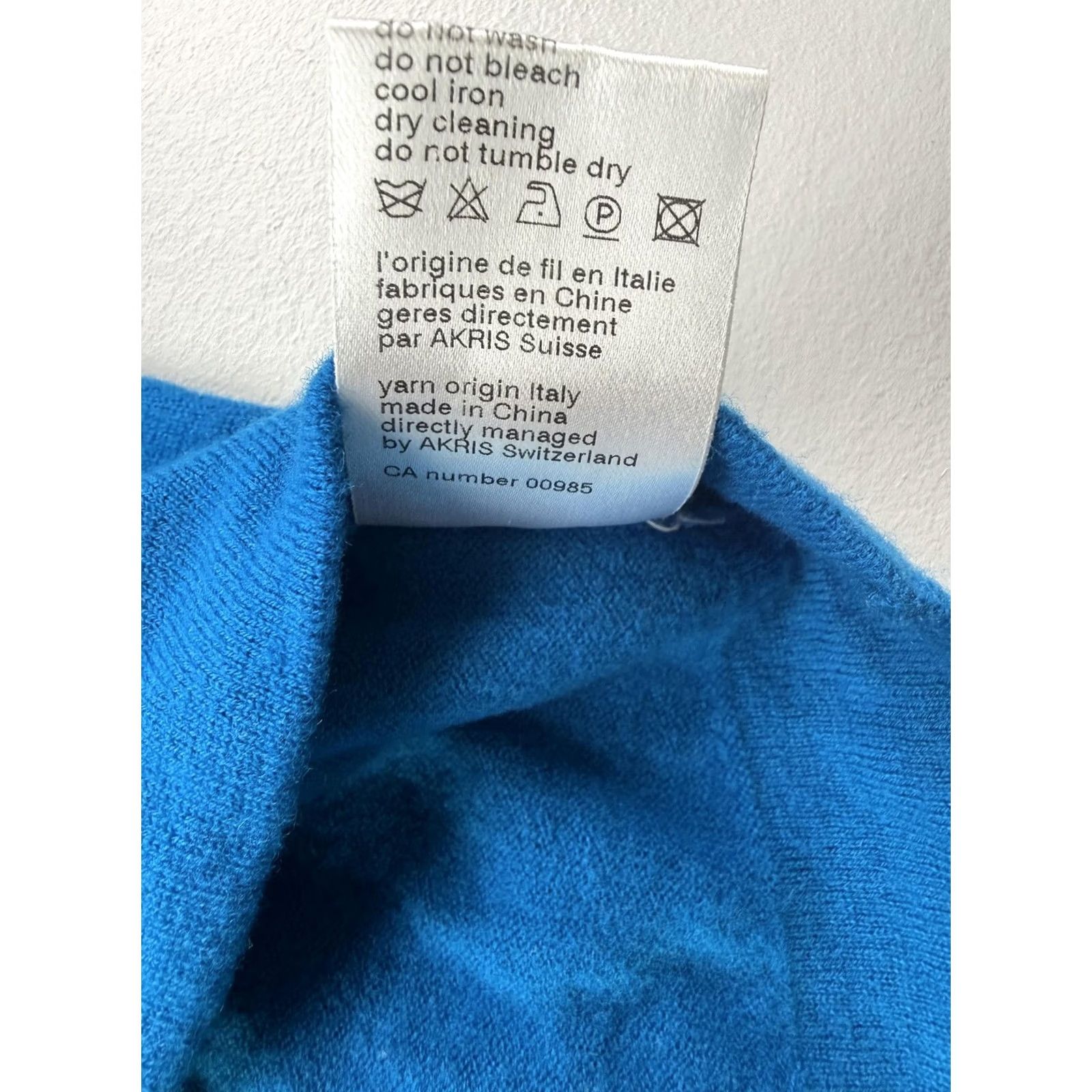 Vintage Akris punto Sweater Tank Womens 10 Blue Boat Neck High-Low Hem Knit Top Sleeveless Casual Lightweight Solid Knit Summer Subtle Cap-Sleeve Womens Size L / US 10 / IT 46 - 7 Thumbnail