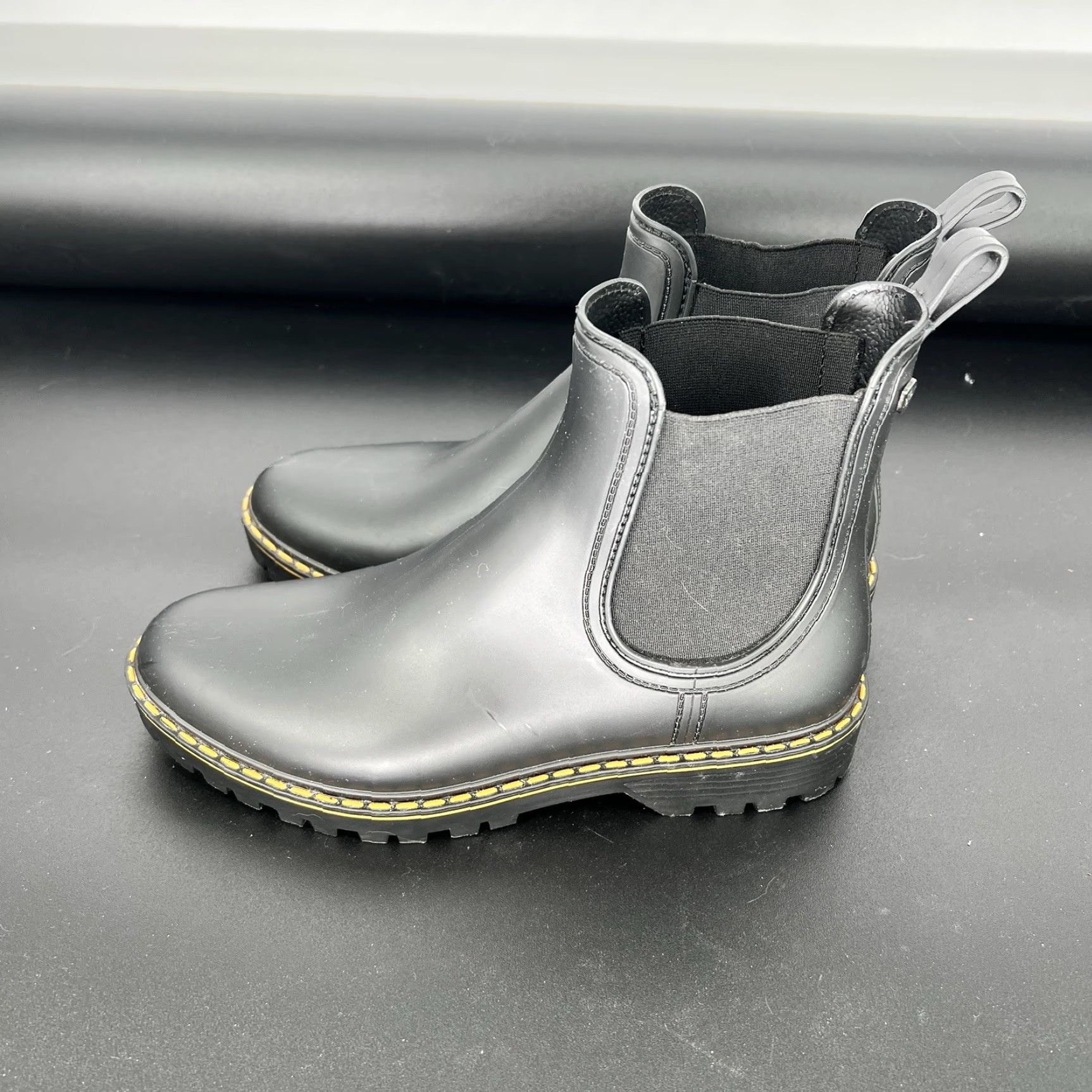 Vintage VINTAGE Igor Trak Mate Tri Rain Slip On Boot Waterproof Women 8.5 US 39 EU Black Round Toe Slip On Ankle Boot Size US 9 / IT 39 - 2 Thumbnail
