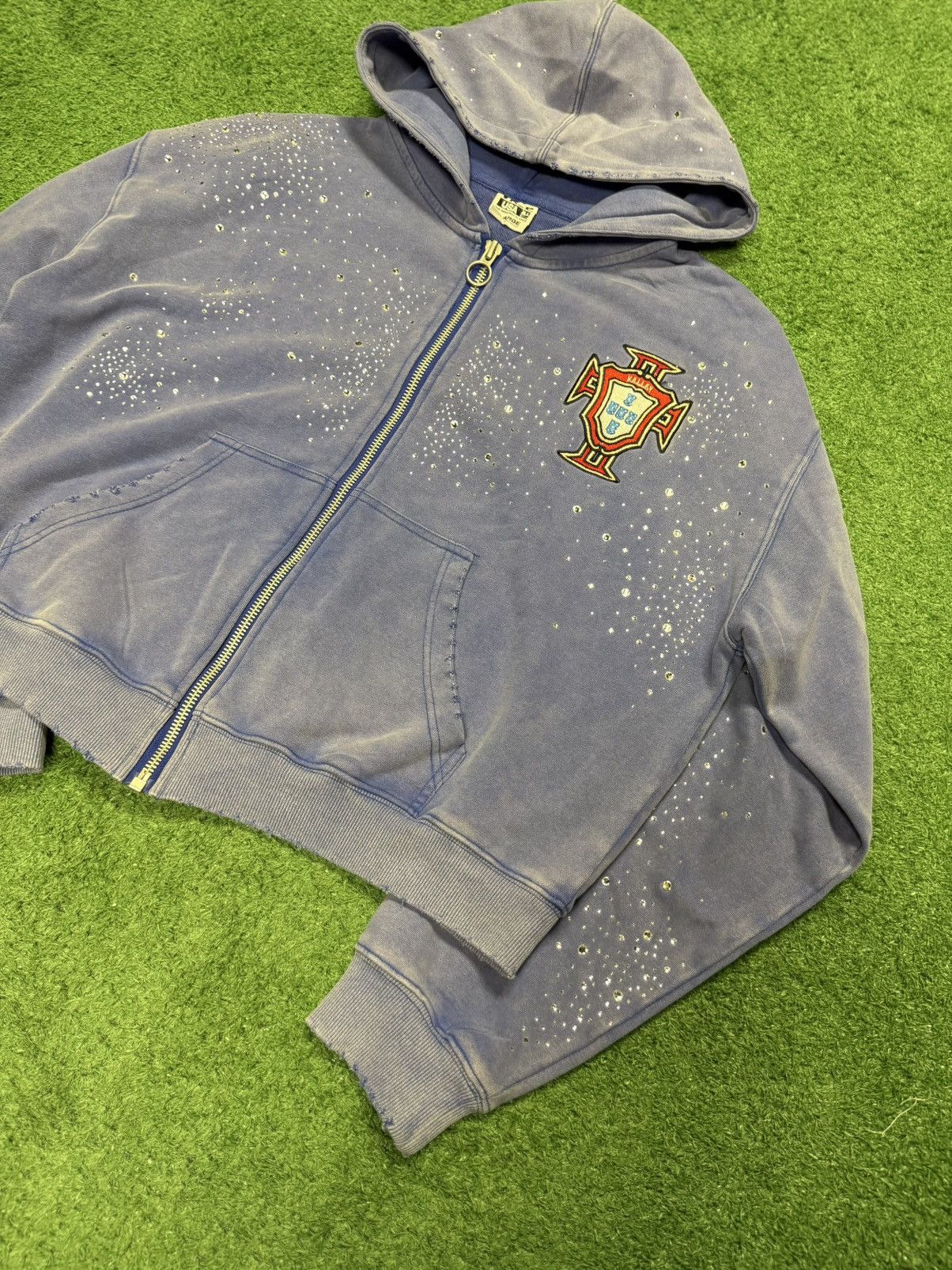 Vale Vale rhinestone zip up hoodie sized xlarge Size US XL / EU 56 / 4 - 2 Thumbnail