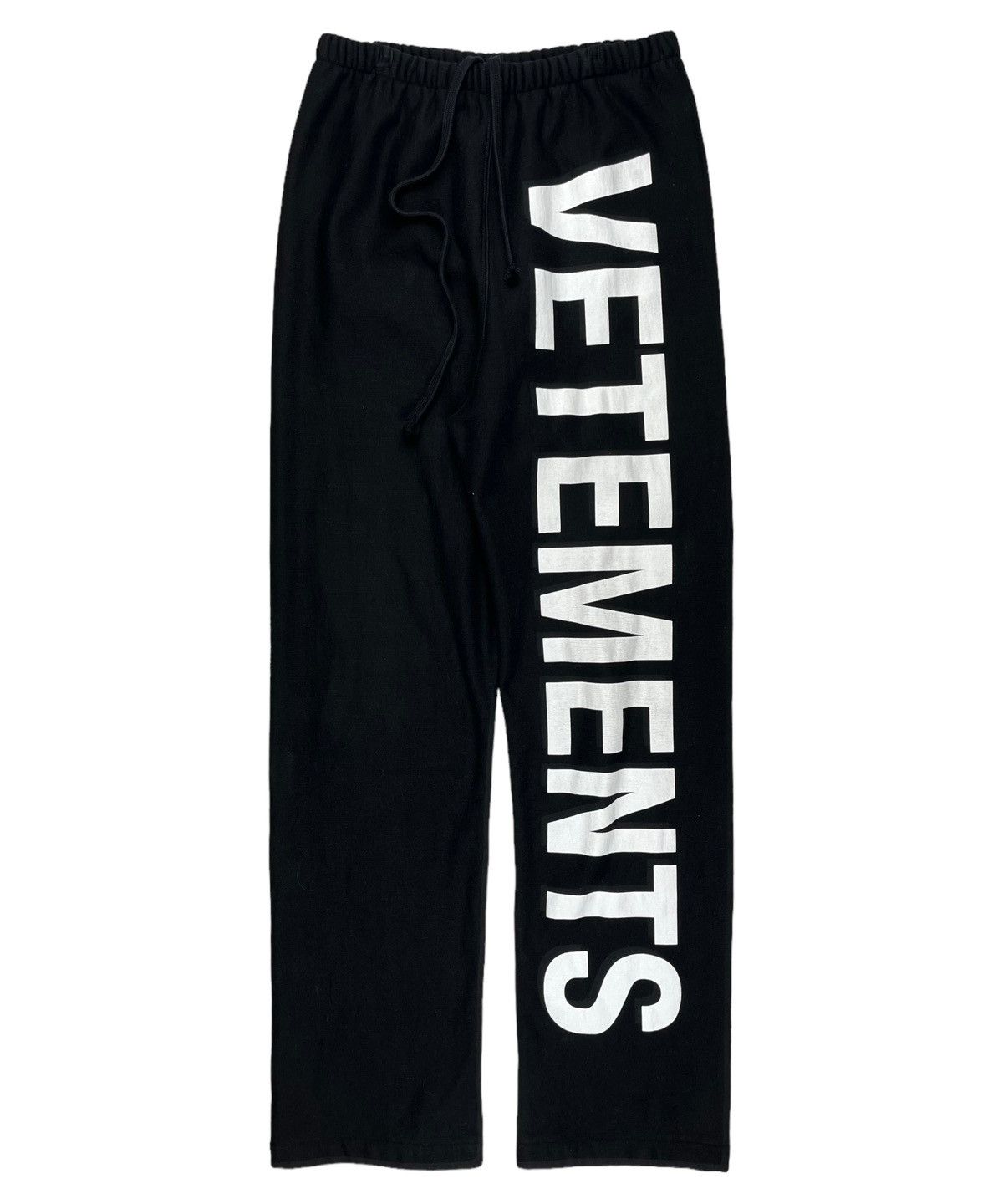 Vetements AW18 Vetements Big Logo Sweatpants Black | Grailed