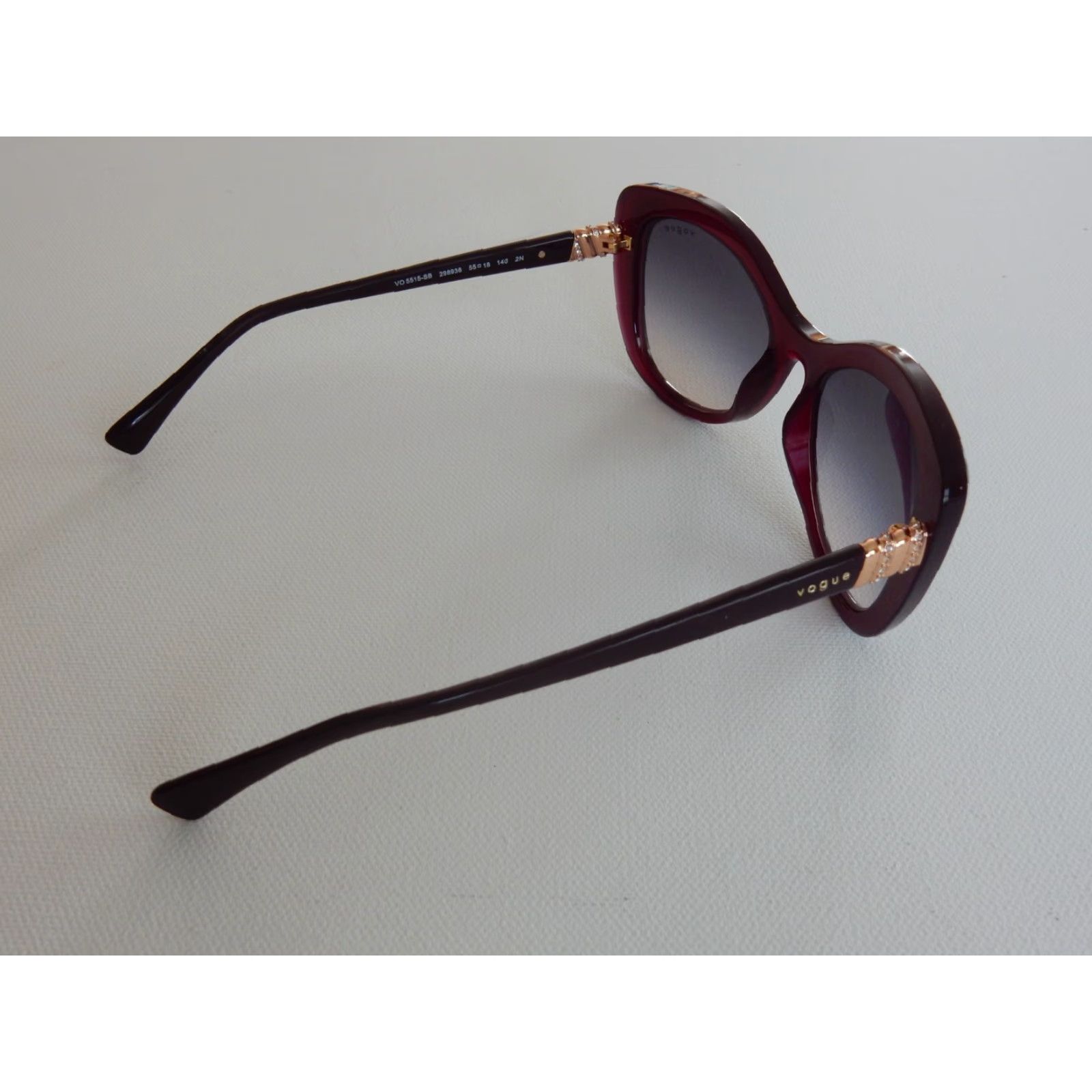 Vogue VOGUE Sunglasses Women Red 55mm UV Protection Glitter Accents 2010s Size ONE SIZE - 3 Thumbnail