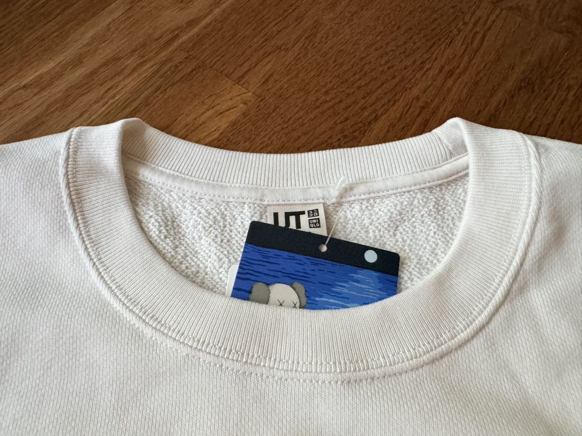 Kaws × Uniqlo Large Kaws Long Sleeve Sweatshirt White Uniqlo UT Peace for Size US L / EU 52-54 / 3 - 8 Thumbnail