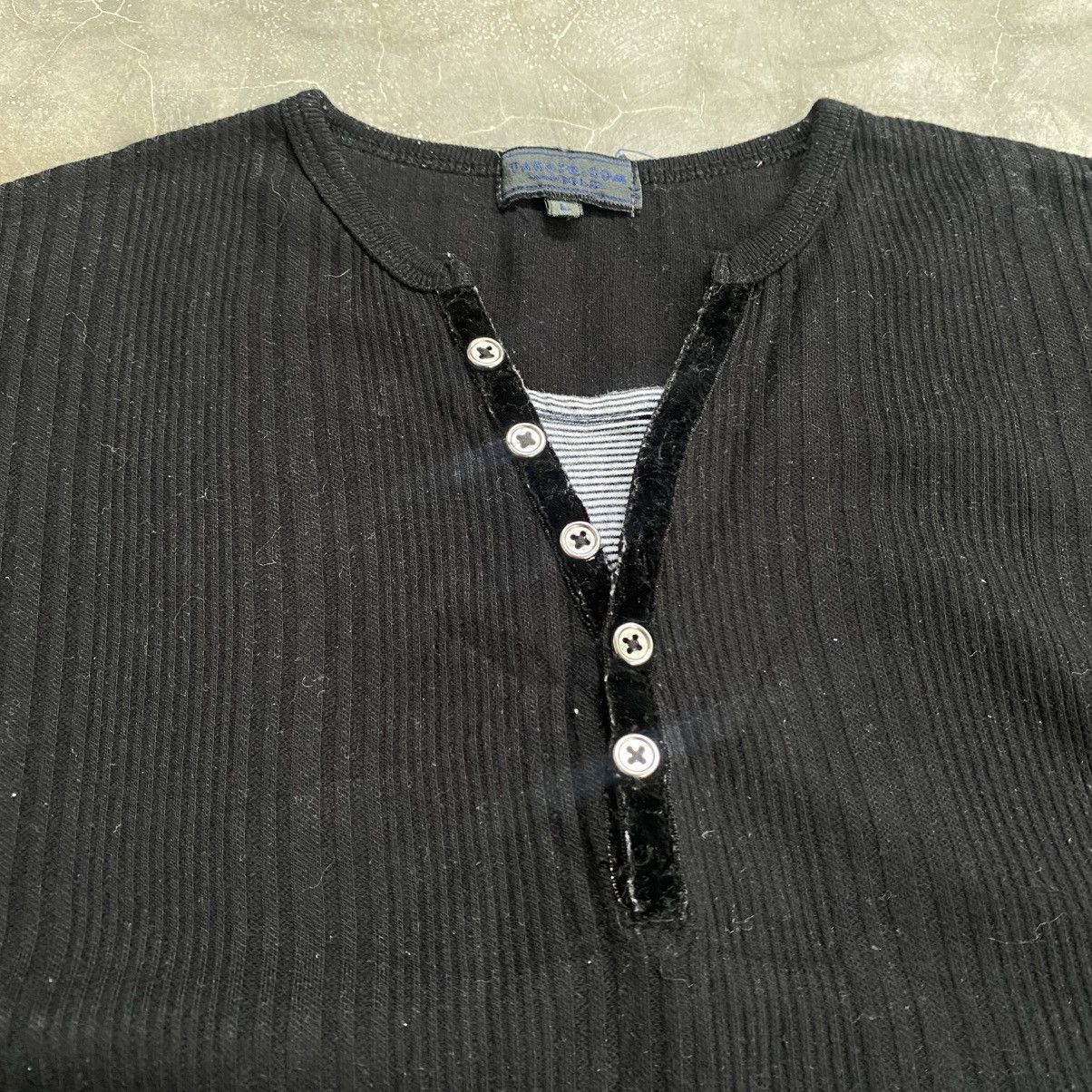 If Six Was Nine 2000s Takaiq.com Vkei Style Half Button T-Shirt Size US M / EU 48-50 / 2 - 3 Thumbnail