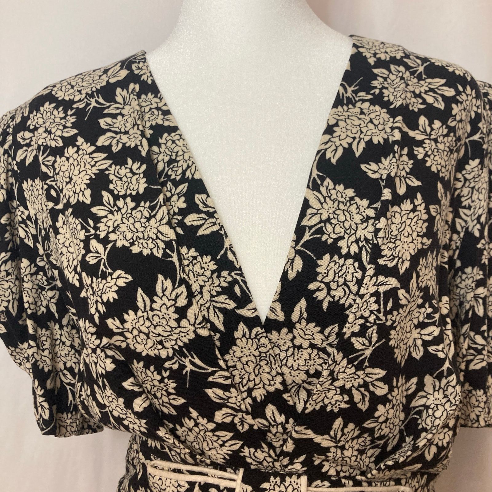 Other Jane Singer Black Ivory Floral Shoulder Pads Bow Midi Dress Size L / US 10 / IT 46 - 3 Thumbnail