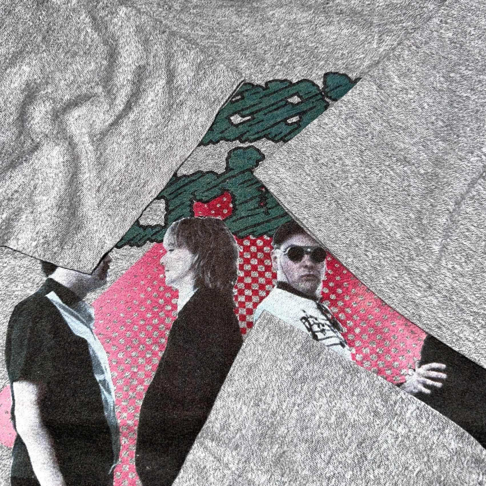 Vintage VINTAGE 1982 CHEAP TRICK Nielsen Zander Budokan Band Rock T-Shirt Regular Mens L Gray Graphic Print Concert Theme 80s 90s Shoes not included Size US L / EU 52-54 / 3 - 6 Thumbnail
