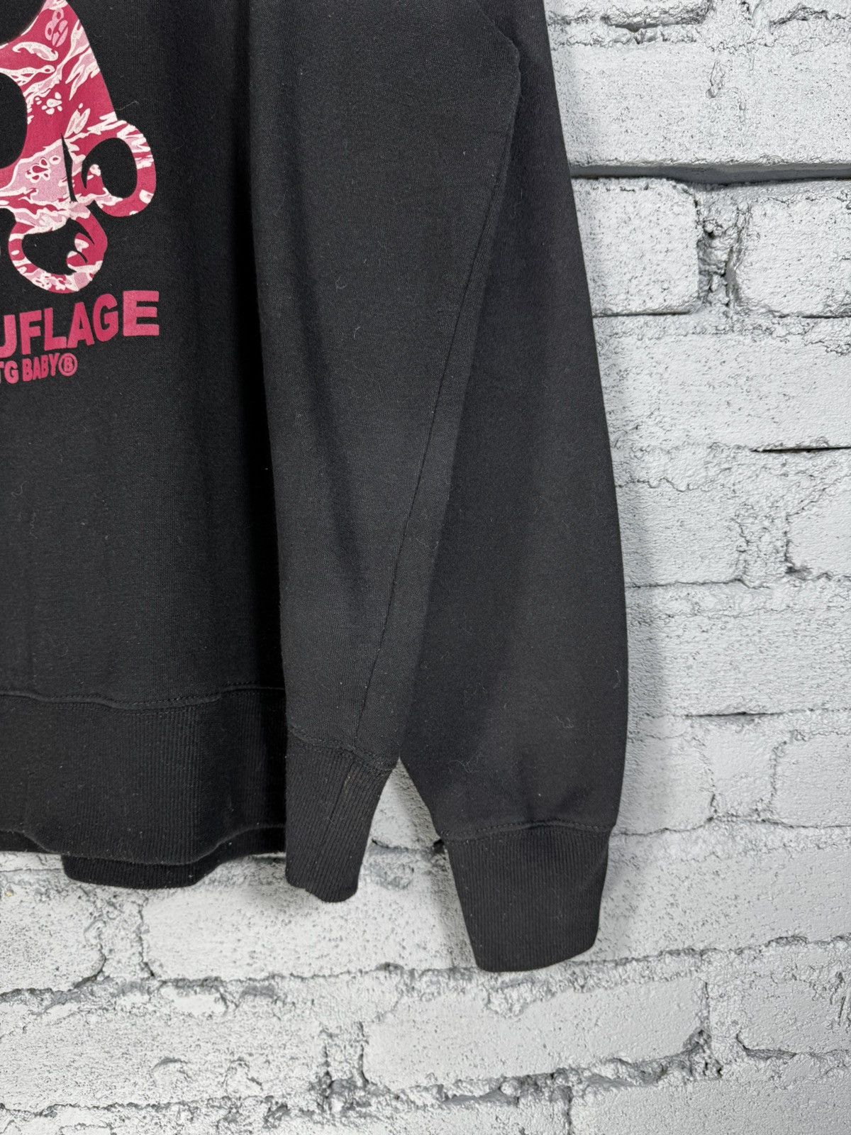 Japanese Brand Vintage UITTG baby Camouflage Big Logo Sweatshirt Size US XXL / EU 58 / 5 - 6 Thumbnail