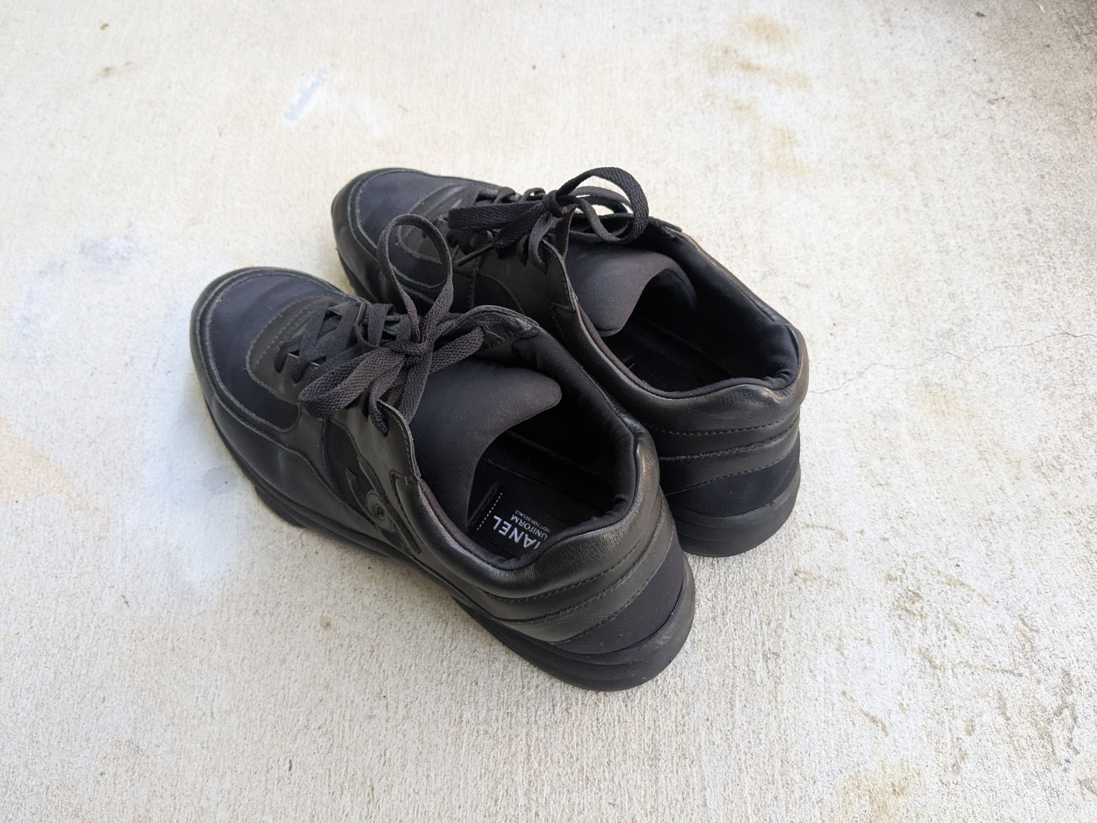 Chanel Chanel CC Logo Runners Sneakers Black 10 43 Leather Size US 10 / EU 43 - 17 Thumbnail