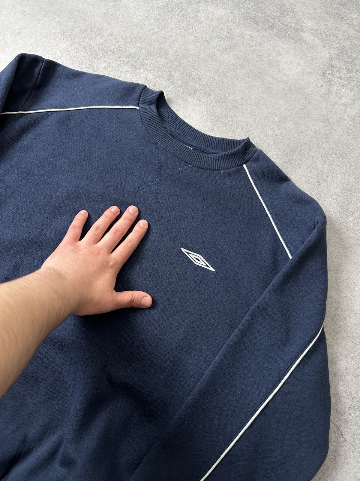 Umbro Vintage Umbro Sportswear blue sweatshirt mens 2000s y2ki Size US L / EU 52-54 / 3 - 3 Thumbnail