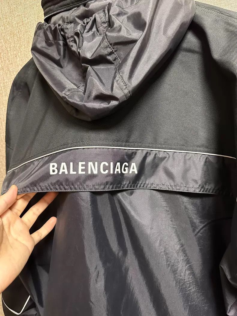 Balenciaga Balenciaga Embroidered Logo Reflective Half-Zip Sports Win Size US S / EU 44-46 / 1 - 7 Thumbnail
