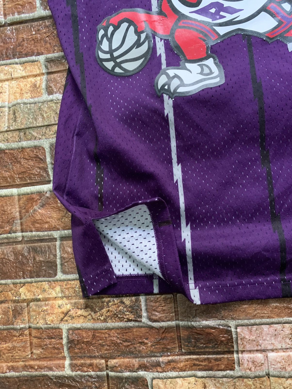 Mitchell & Ness Toronto Raptors Vince carter jersey Size US M / EU 48-50 / 2 - 10 Thumbnail